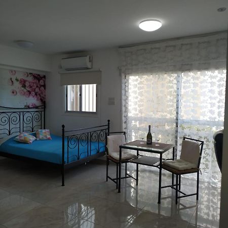 Stelia'S Seagate Studio Apt. Larnaca Exterior foto