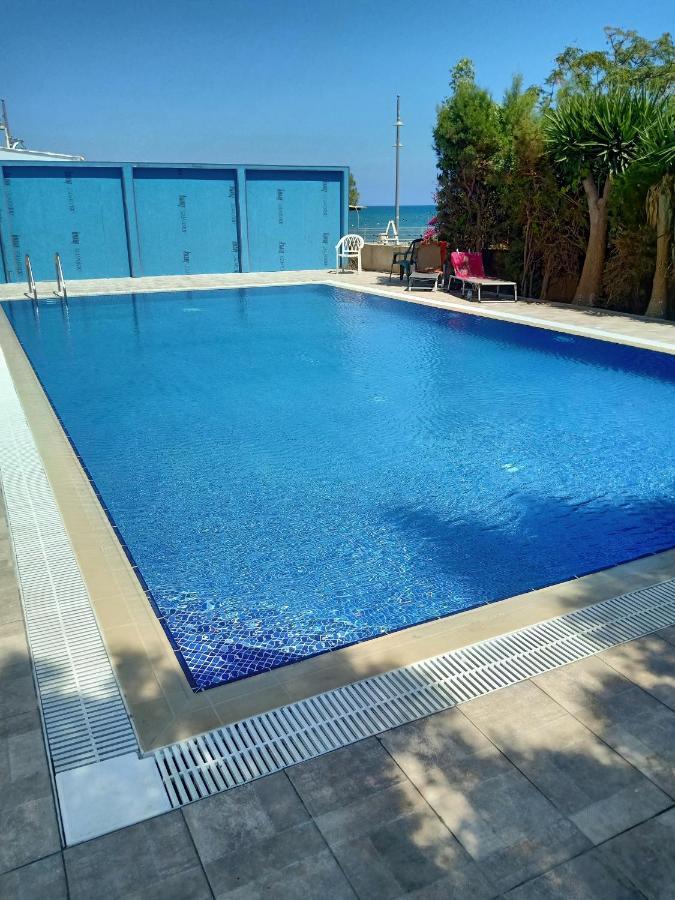 Stelia'S Seagate Studio Apt. Larnaca Exterior foto
