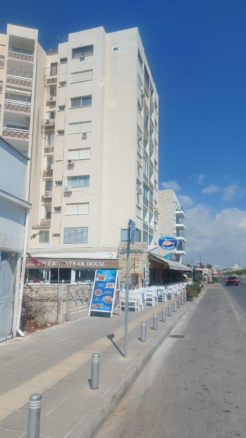 Stelia'S Seagate Studio Apt. Larnaca Exterior foto