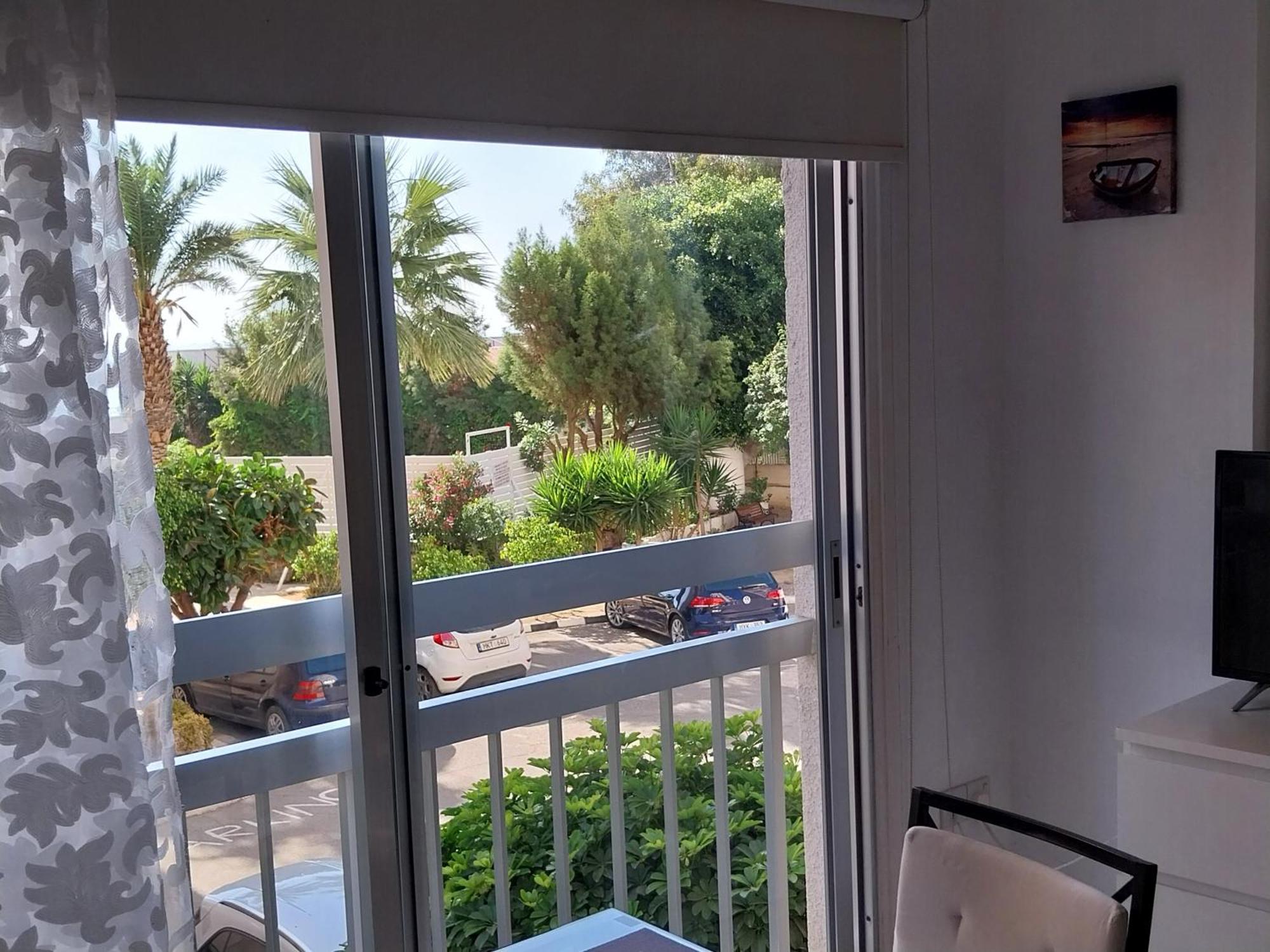 Stelia'S Seagate Studio Apt. Larnaca Exterior foto