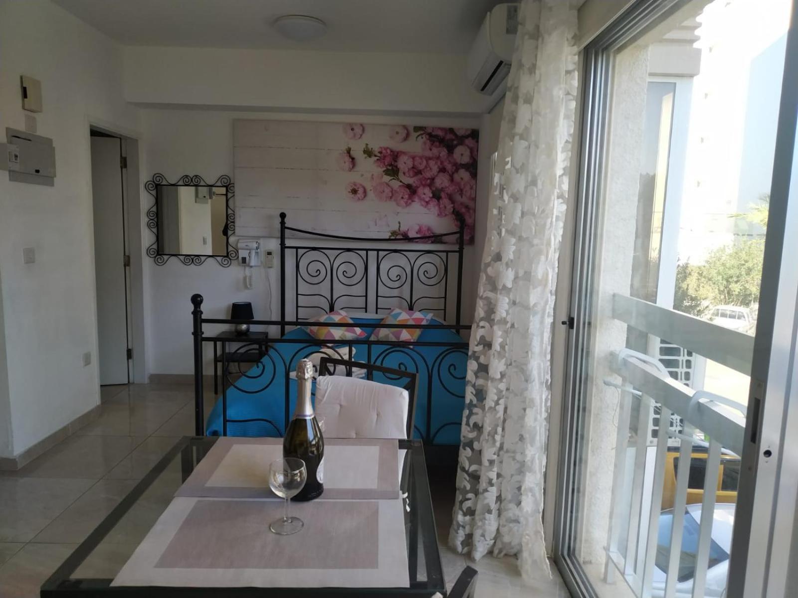 Stelia'S Seagate Studio Apt. Larnaca Exterior foto