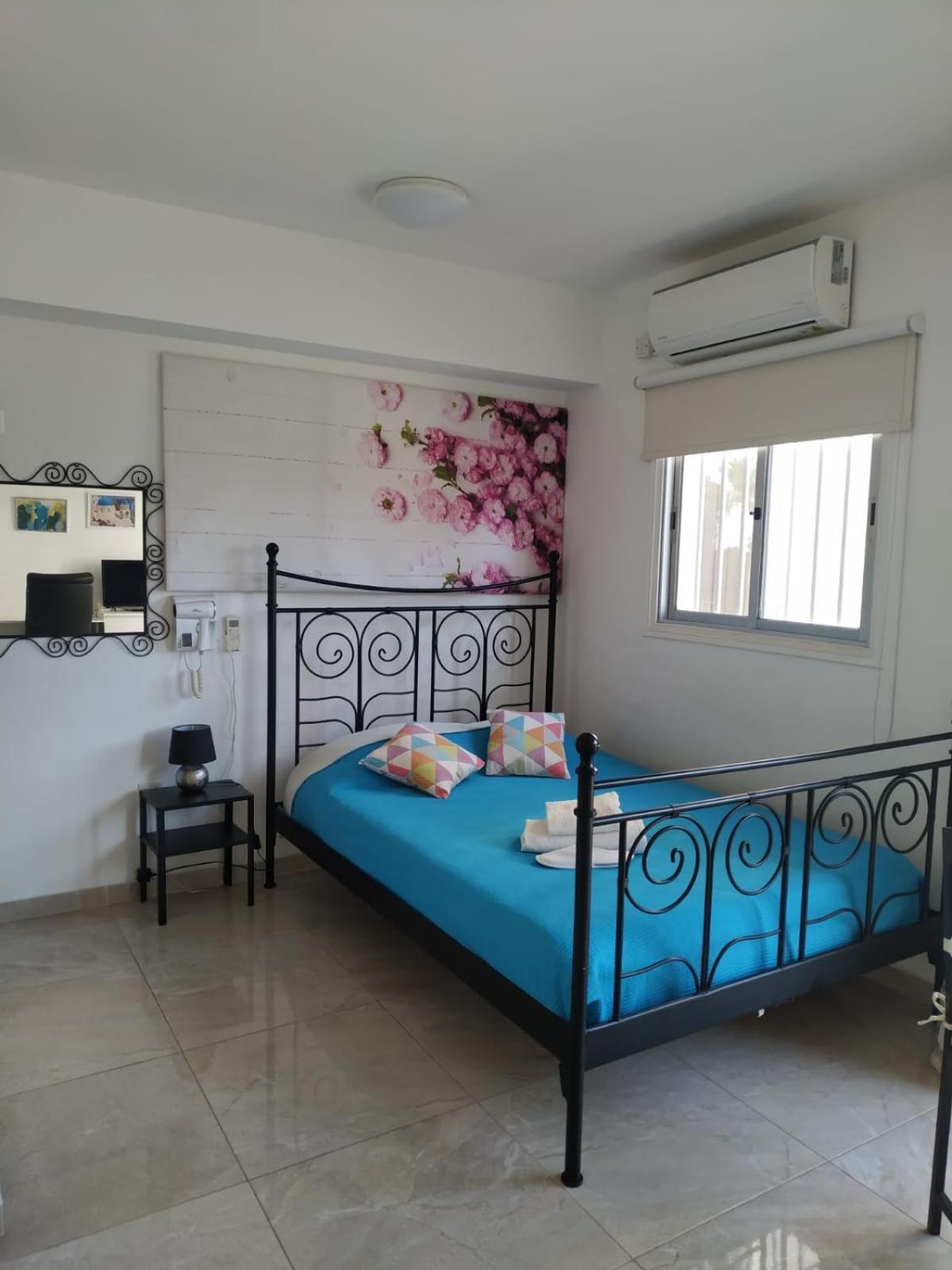 Stelia'S Seagate Studio Apt. Larnaca Exterior foto